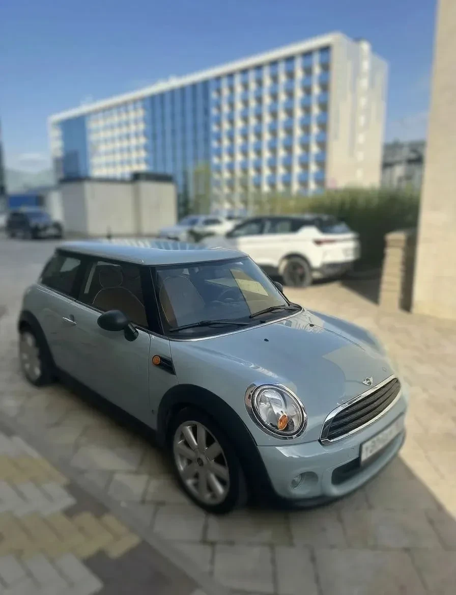 Продам отличный Mini One 2011 года.