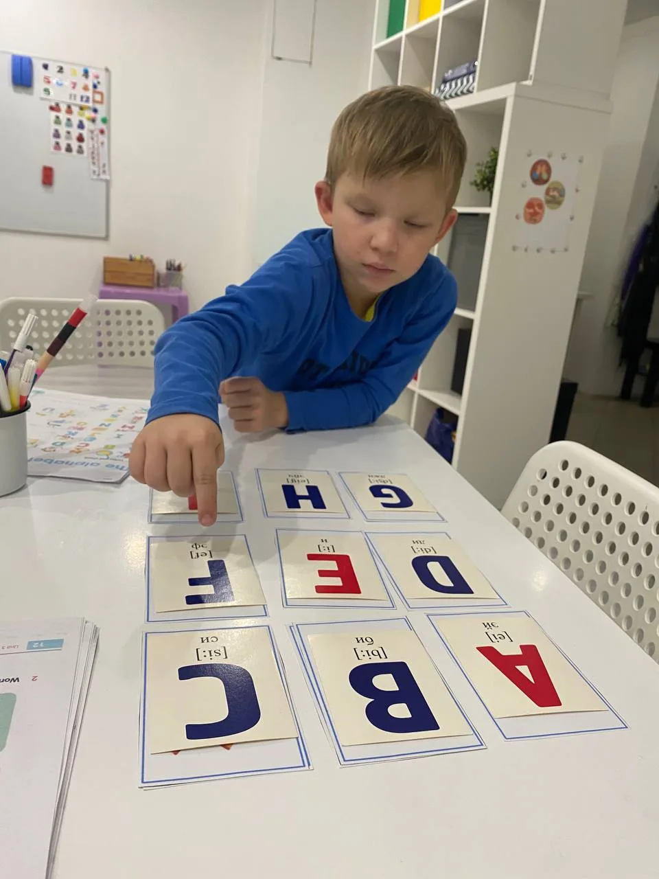 🧩 «Не рано ли ей английский в четыре года? Она и по-русски ещё не всё выговаривает, а ...