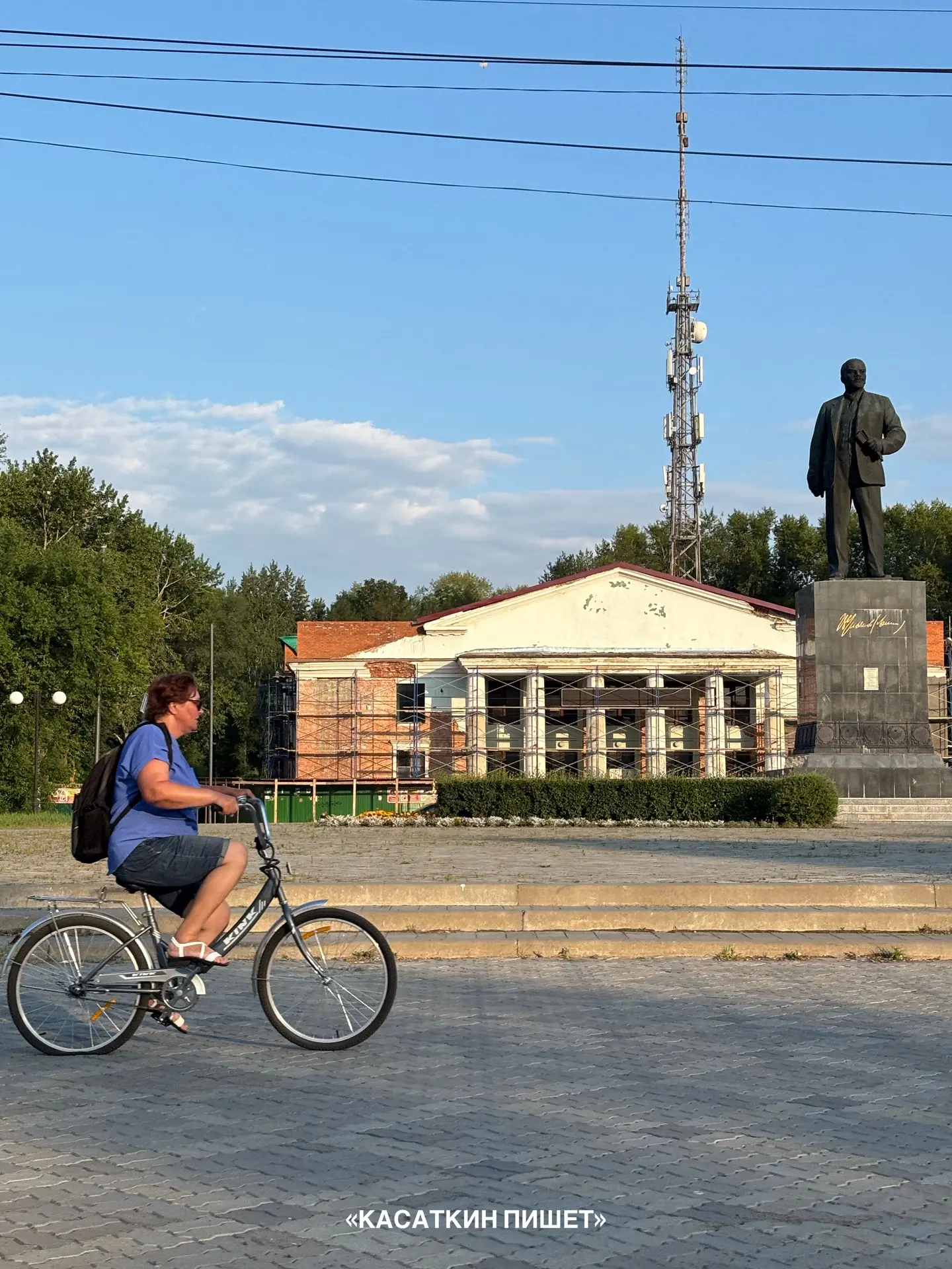 Окончание ремонта ДК Строитель переехало на середину следующего года.

подписаться | написать мне