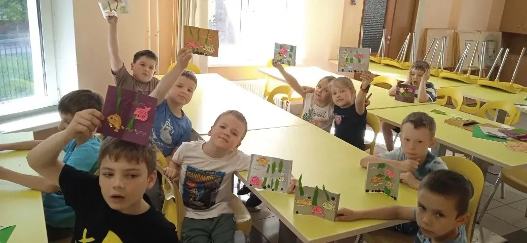 Очень увлекательно в лагере Простор проходят творческие занятия отрядов в «Арт-студии» 🫟✂️
