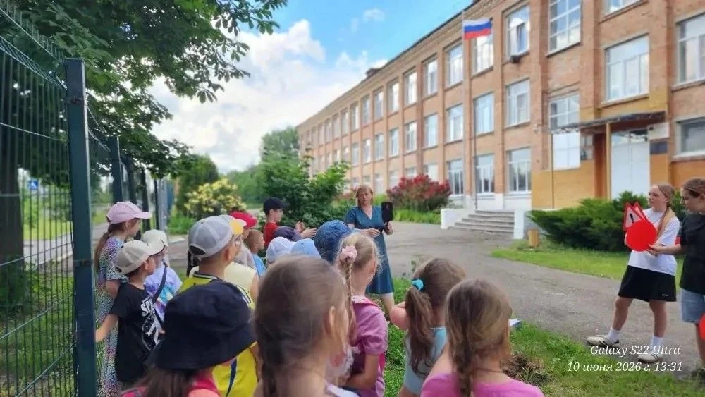 Сегодня в лагере с большим успехом прошёл День Юного Инспектора Движения🚨!
⁣
🛑Программа началась с