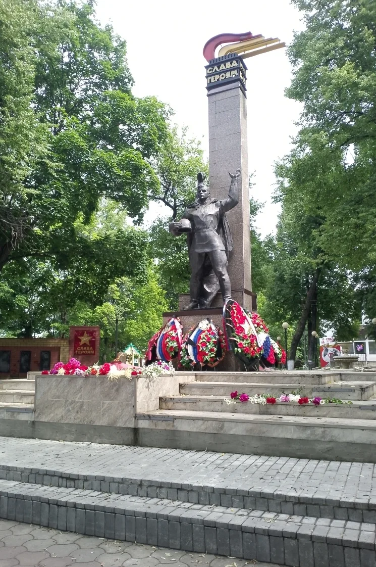 💥 22 июня, в День памяти и скорби, сотрудники Яранской центральной библиотеки им.Г.Ф.Боровикова при