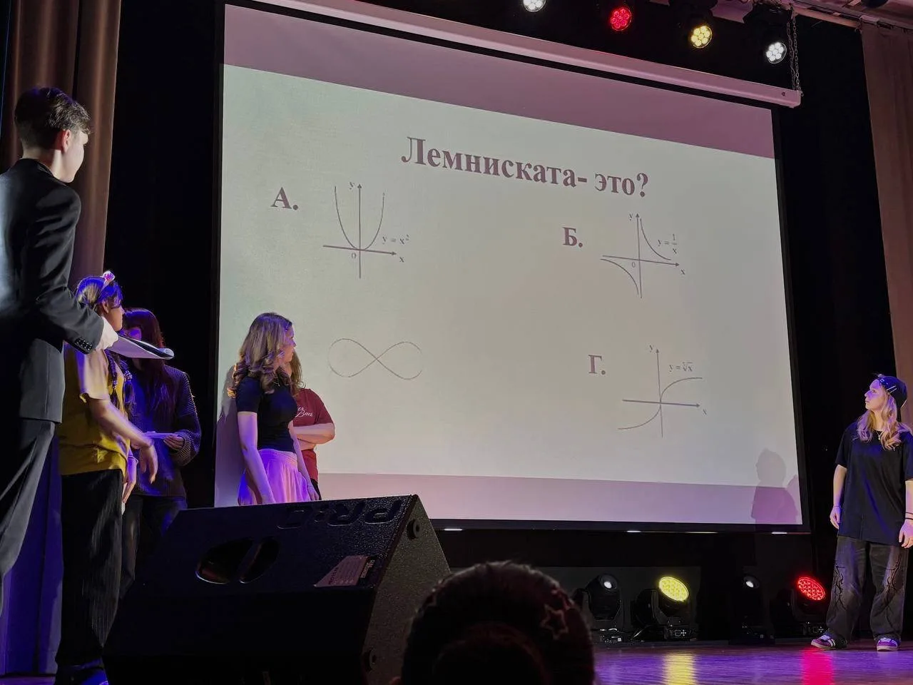 ✨В преддверии Международного женского дня корпус «Чехов» наполнился волшебством! ✨  🌷5 марта в актов