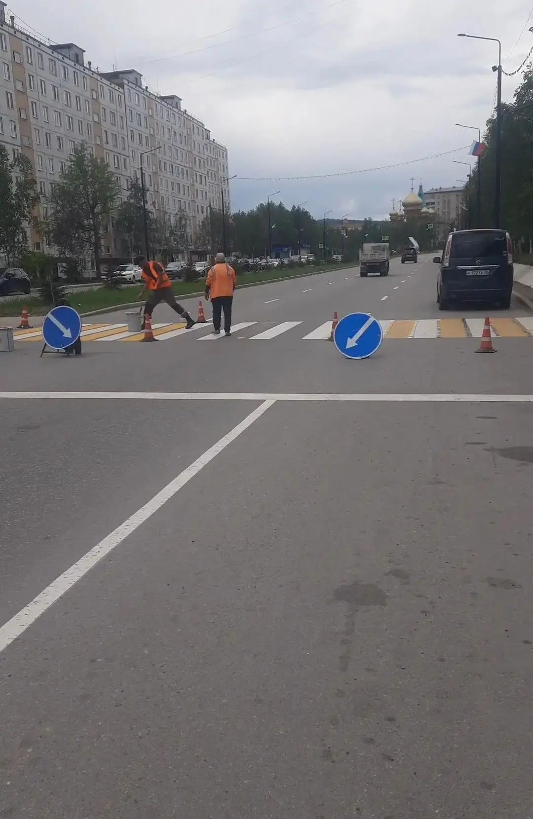 В Тынде стартовали работы по обновлению дорожной разметки после зимнего периода  Сотрудники муниципа