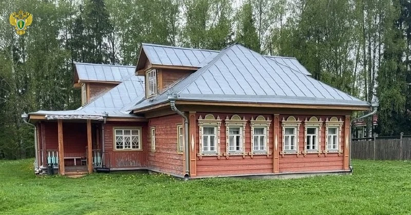 🌳 На фото – расположенный в туристическом центре Ивановской области эко-отель. Только ...