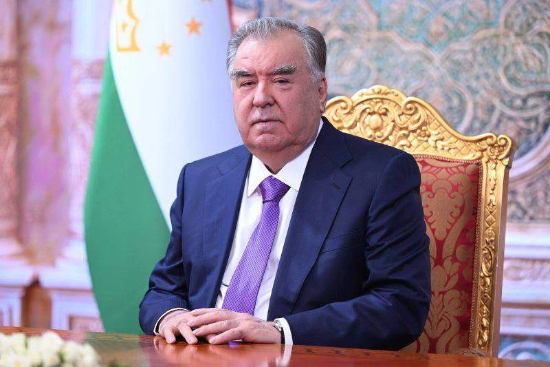 Эмомали Рахмон: таджикский язык должен укреплять позиции в науке, технологиях и цифрово...