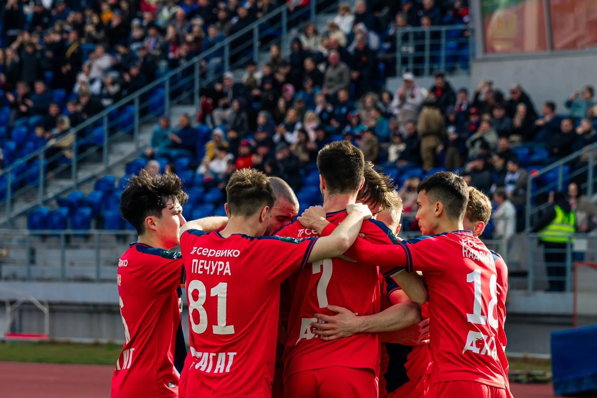 Дарим билеты на футбол ⚽ 
 
26 июля футбольный «Енисей» сыграет первый домашний матч в этом сезоне. 
