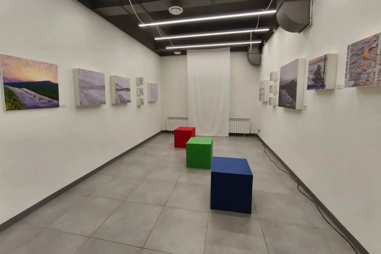 🎨 Цифровой палимпсест и масло на холсте: открылась необычная выставка в Старом Осколе