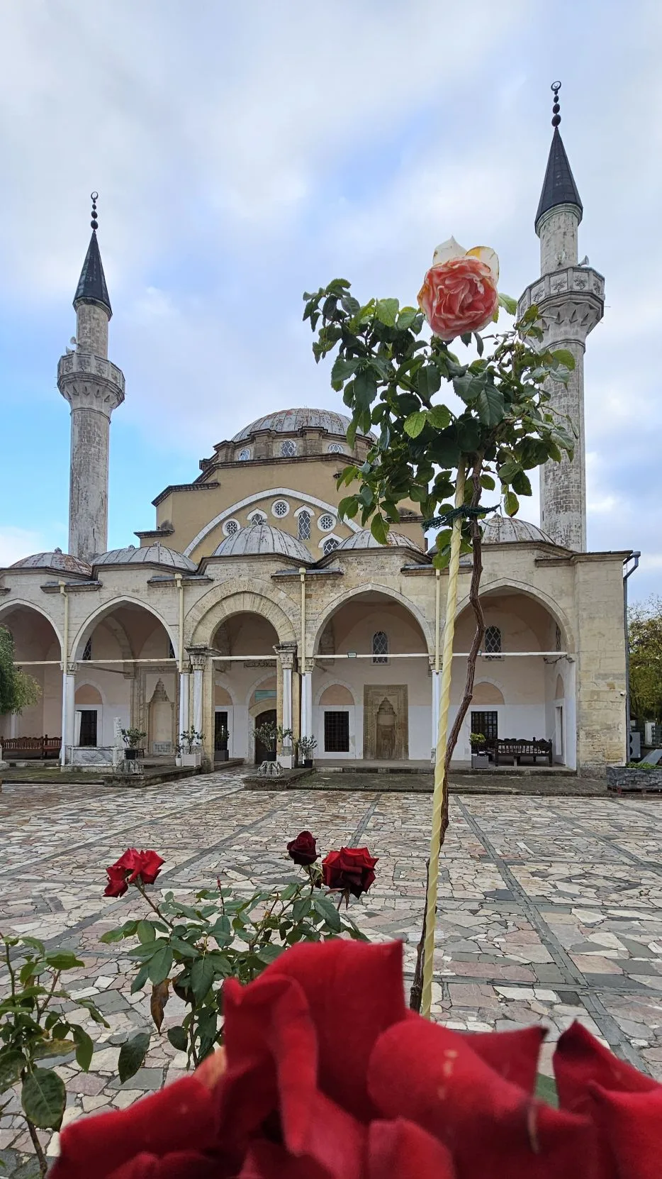 Анна Ахматова однажды сказала:  "Нет ничего более полезного для нервов, чем побывать там, где никогд