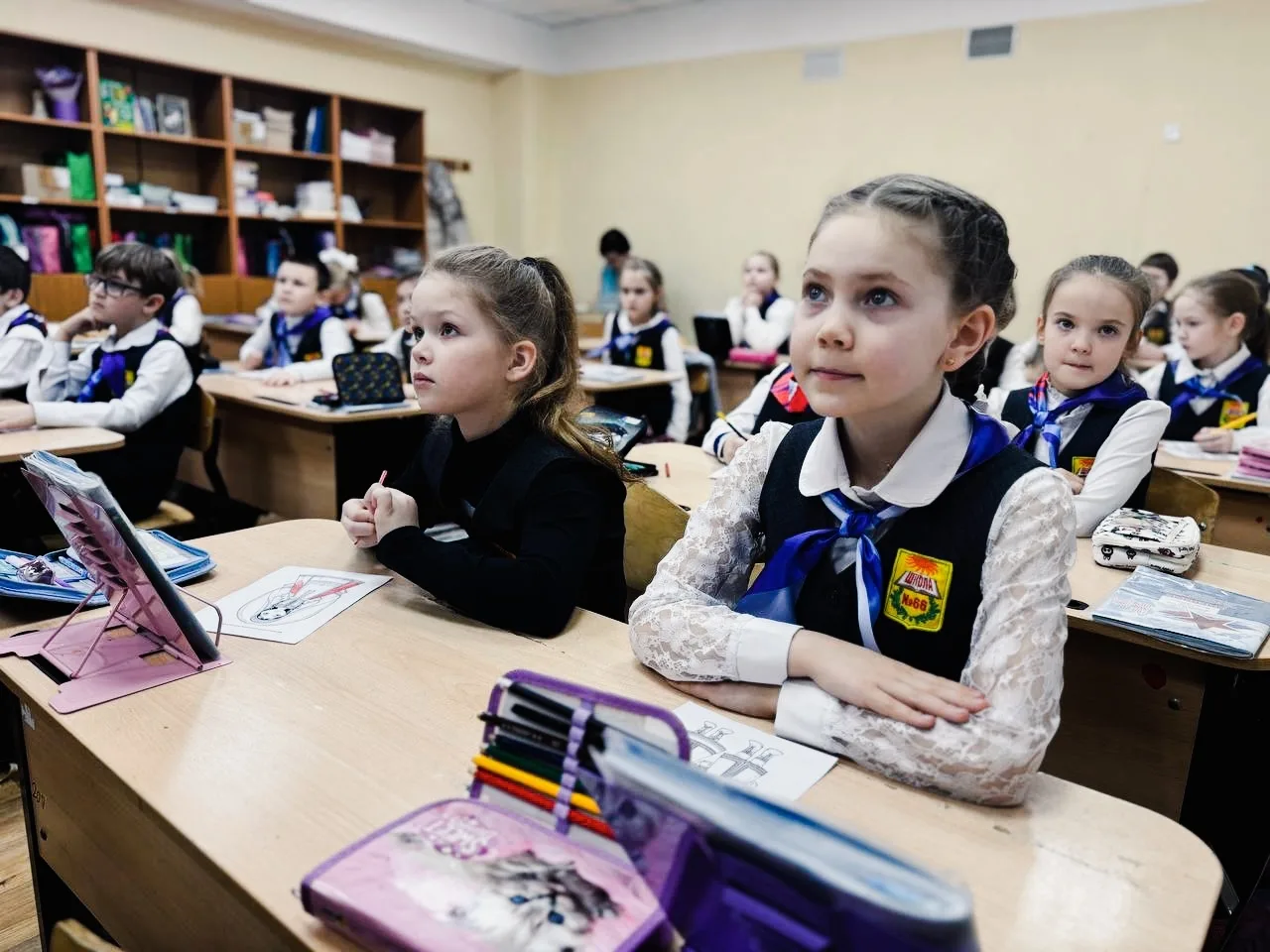 Путешествие от Калининграда до Чукотки... прямо в классе!🌍✨  Сегодня в нашей школе официально открыл