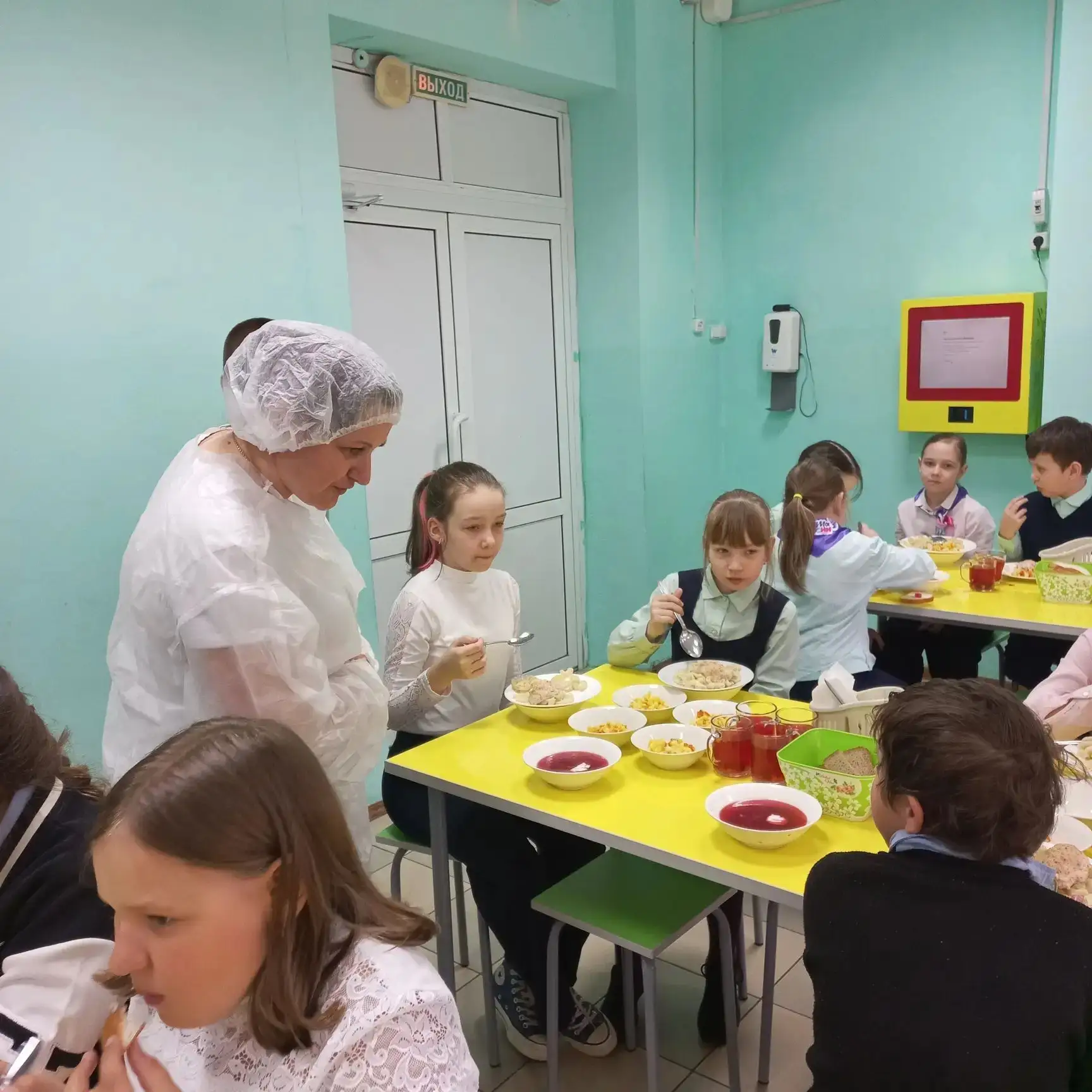 🥗 Родительский контроль за питанием🥦  В  школе продолжается важная инициатива — родительский контрол