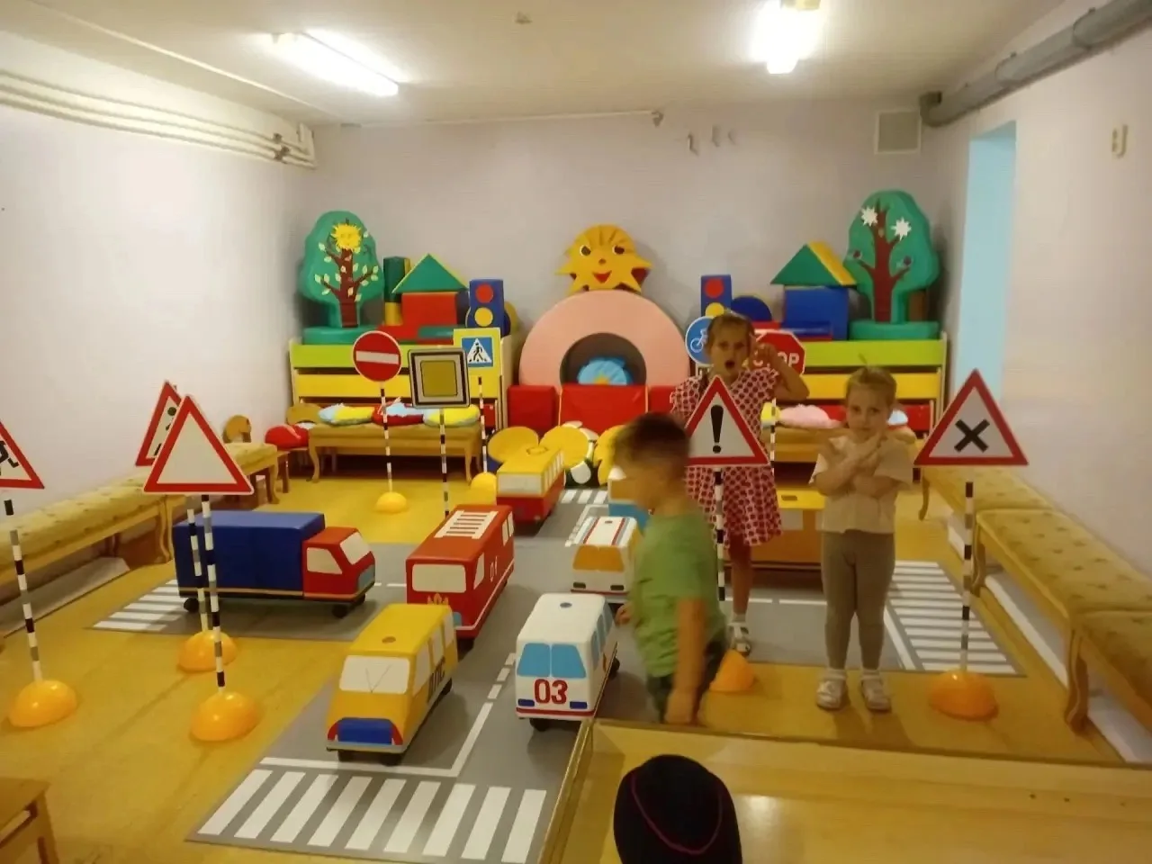 🚦 ДЕНЬ БЕЗОПАСНОСТИ В ДЕТСКОМ САДУ: ЗНАНИЯ — НАША ЗАЩИТА!