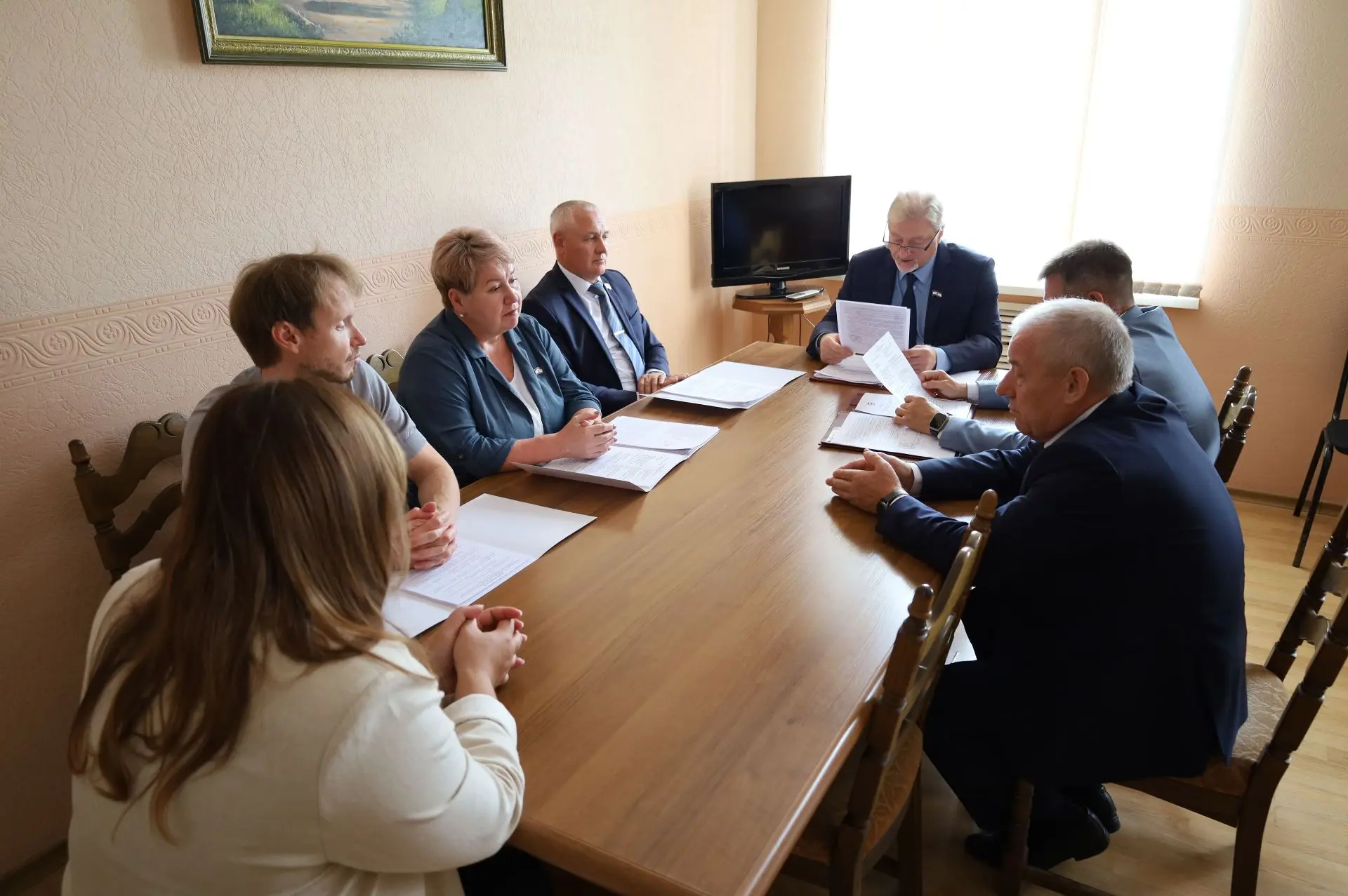 На заседаниях комитетов обсуждены вопросы, предлагаемые к включению в повестку предстоя...