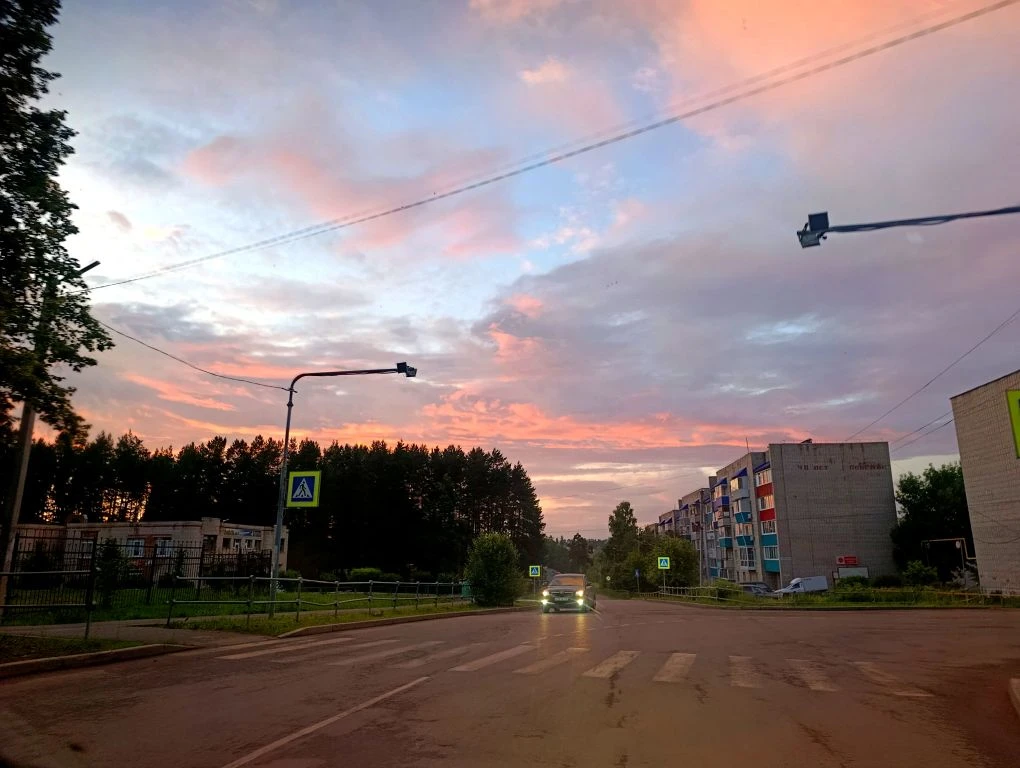 Облака в лучах закатного солнца