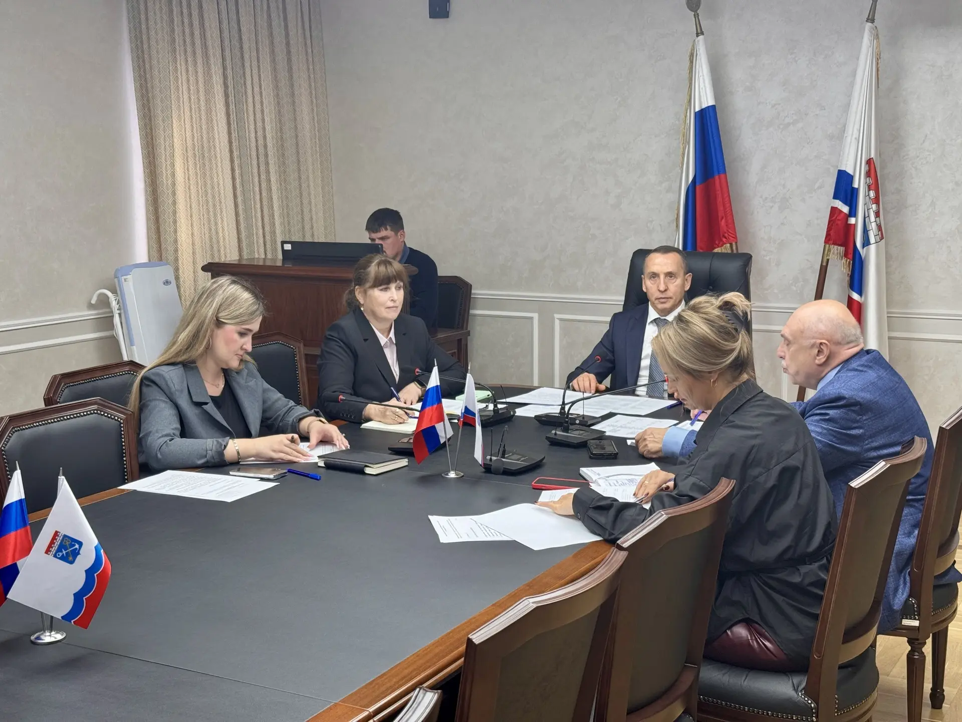 В Представительстве Ленобласти прошло очередное заседание Общественного совета