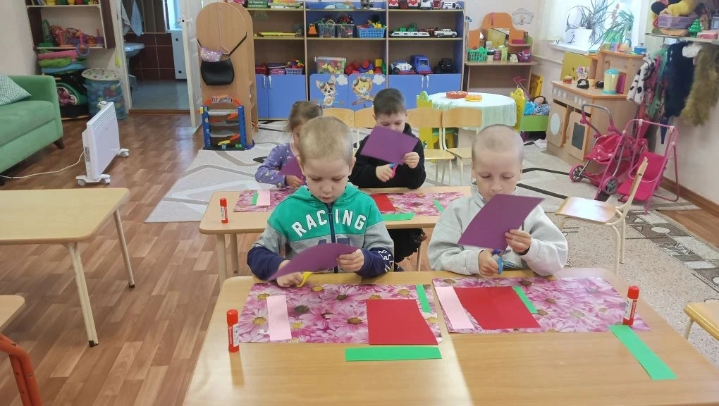 К "Всемирному дню семьи" ребята старшей группы"Б" говорили о семье, о ее  значимости в ...