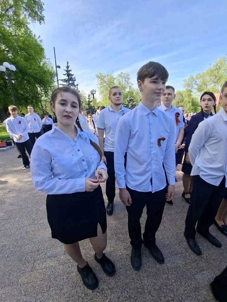 💃 Мелодия весны и благодарности: студенты ОАТК закружились в «Вальсе Победы»!  В Оренбуржье вновь пр