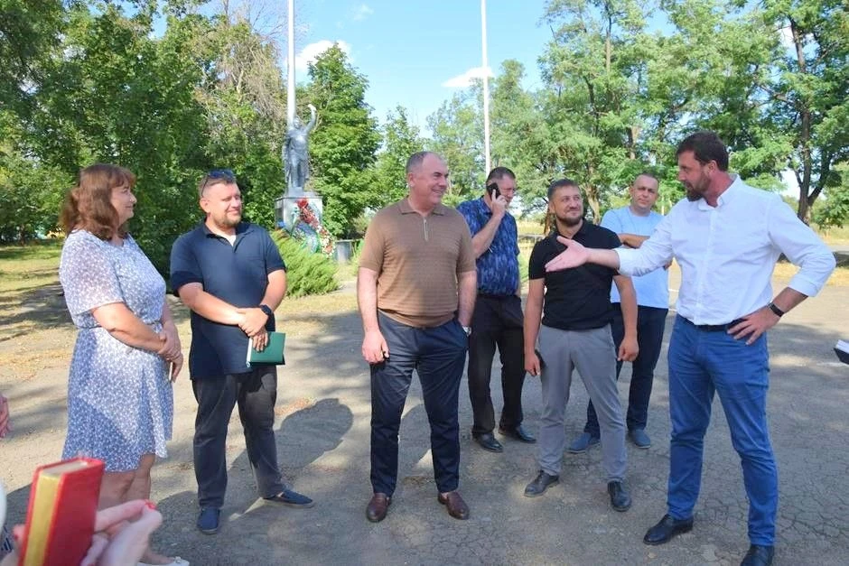 Предельно конкретны, настойчивы и доброжелательны были жители поселка Сидорово-Кадамовс...