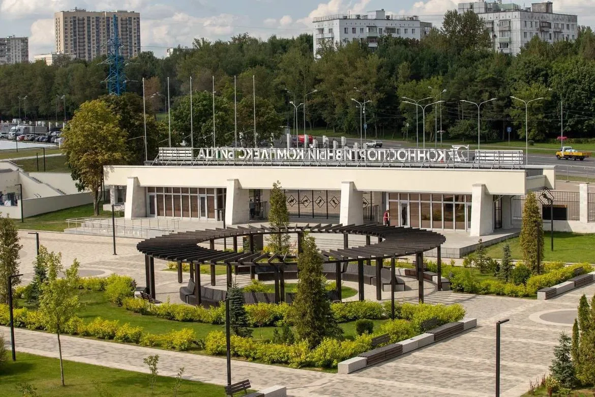 В ГБУ КСК «Битца» требуются уборщицы служебных помещений в бассейн и спортивный центр:

Обязанности: