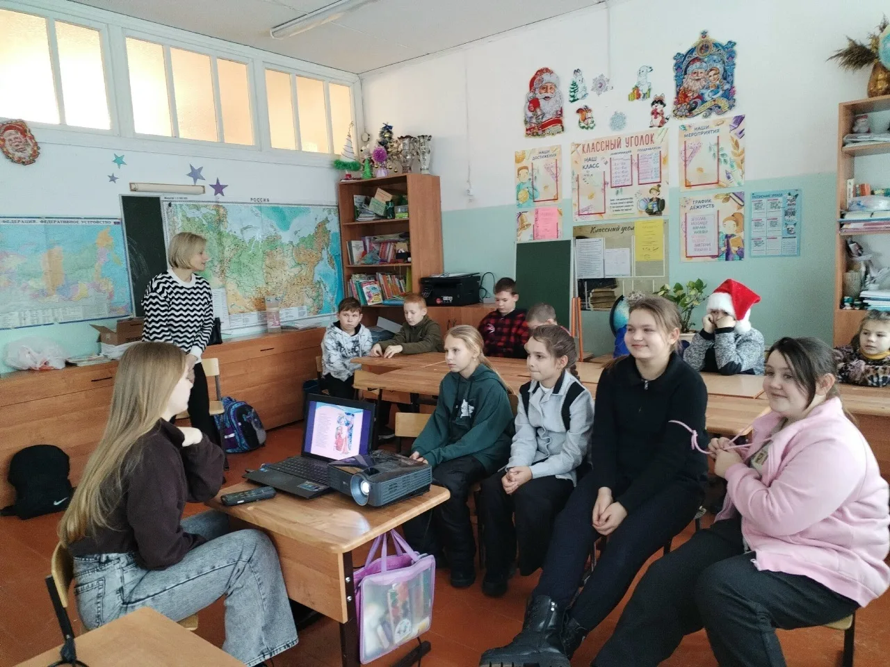 Сотрудники музея на выездных занятиях в Порожской школе. Уютная школа и чудесные дети. ...