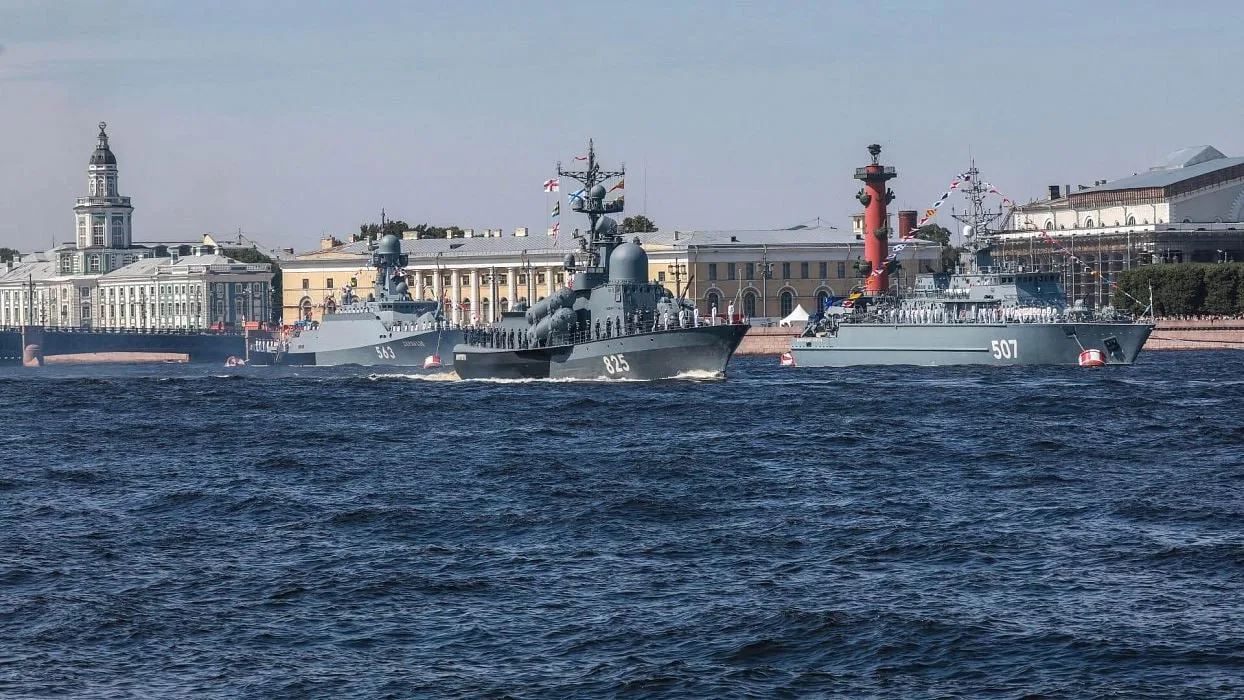 ⚓️ С праздником всех, кто носит Андреевский флаг в сердце!

День Военно-Морского Флота — это праздни