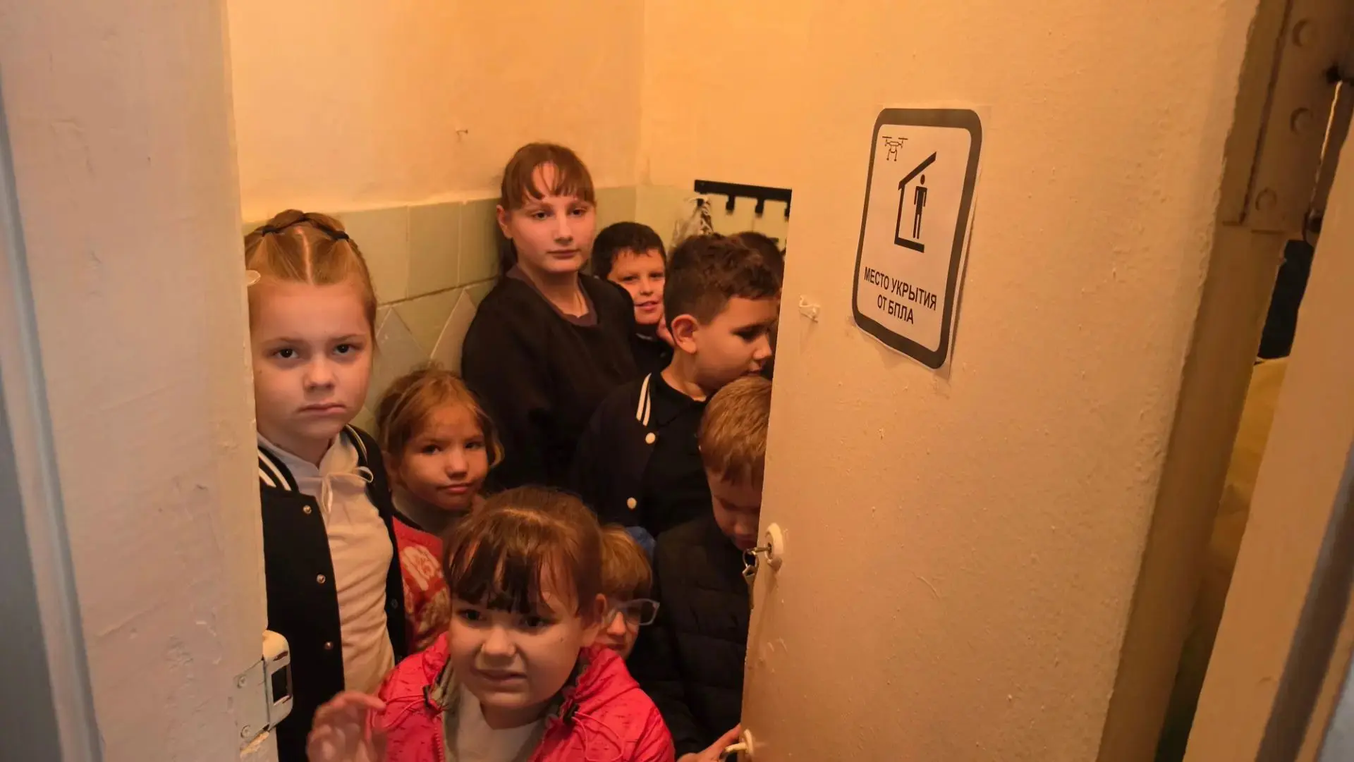 В 3-А и 1доп.- Б классе провели учебно-тренировочные занятия на случай нападения БПЛА.