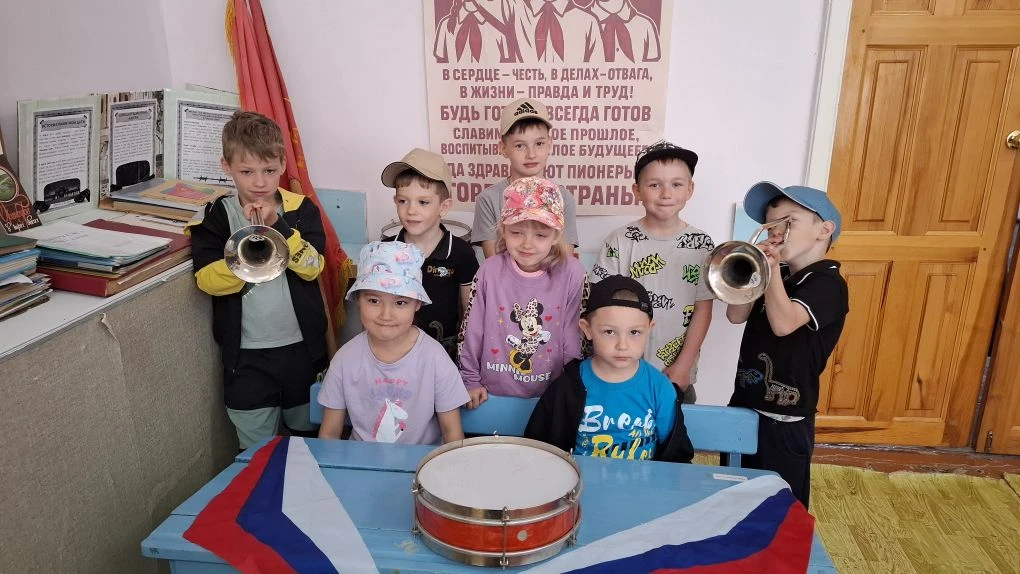 Ко Дню пионерии и в рамках акции《Я поведу тебя в музей》 19 мая прошло несколько меропри...