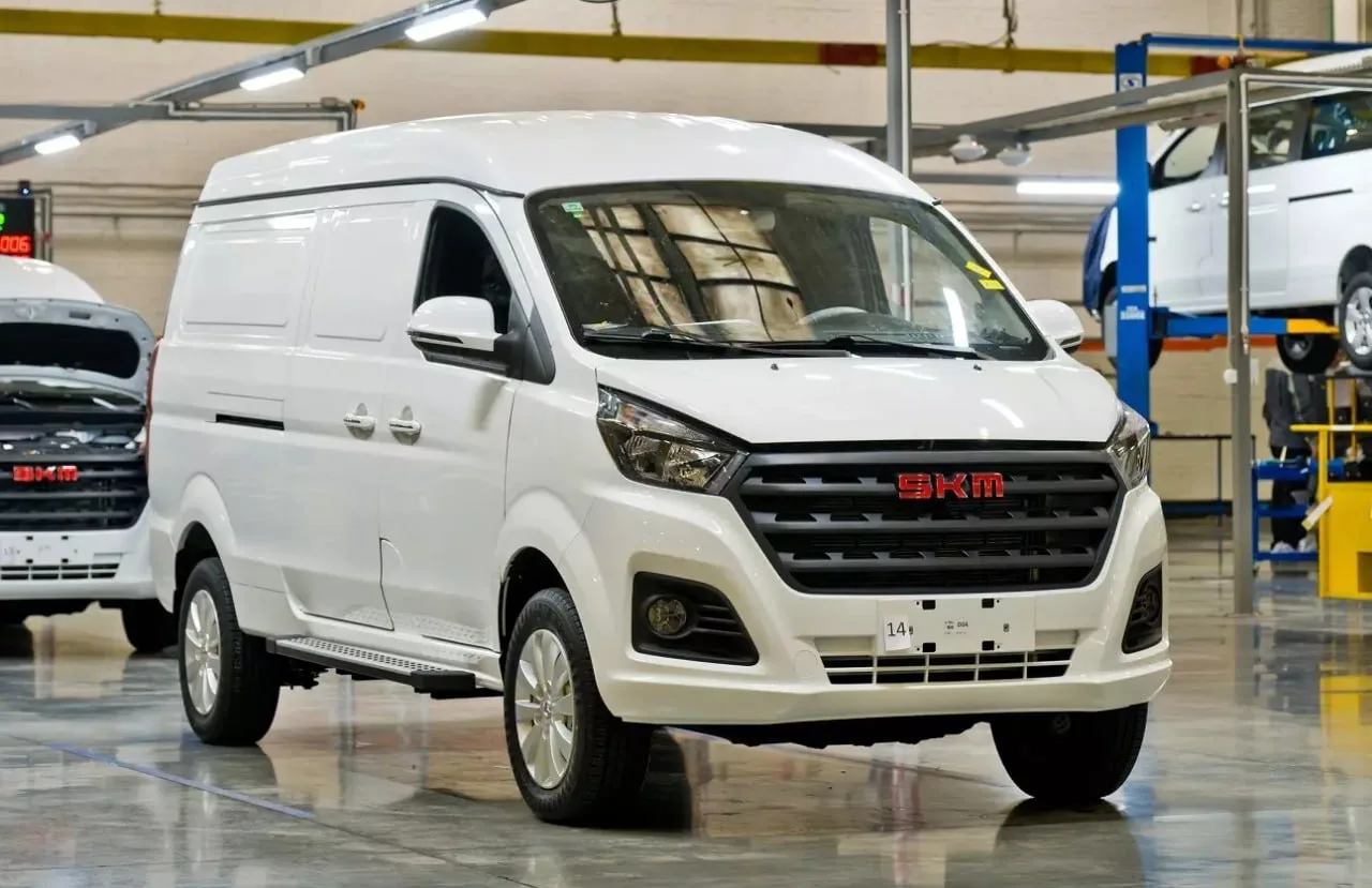 АвтоВАЗ раскрыл цены на минивэн и фургон SKM M7  АвтоВАЗ начал выпуск минивэнов и фургонов под бренд