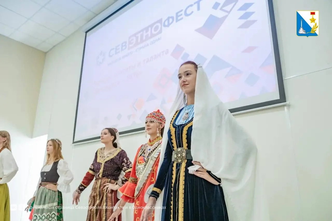 На конкурсе «ЭтноКраса» студентки представили традиции народов России