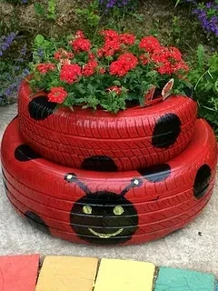 🪴Клумбы из покрышек — вне закона!