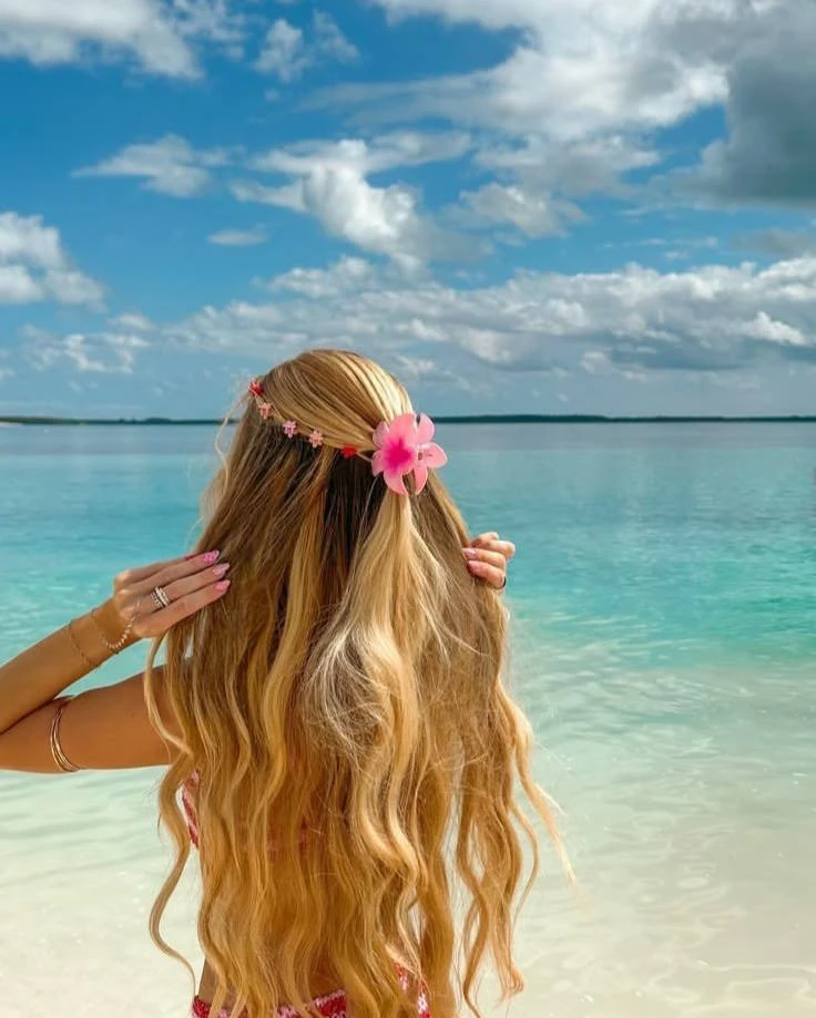 🌊👩🏼‍🦱 Как ухаживать за волосами в отпуске у моря: гид  для окрашенных и не только