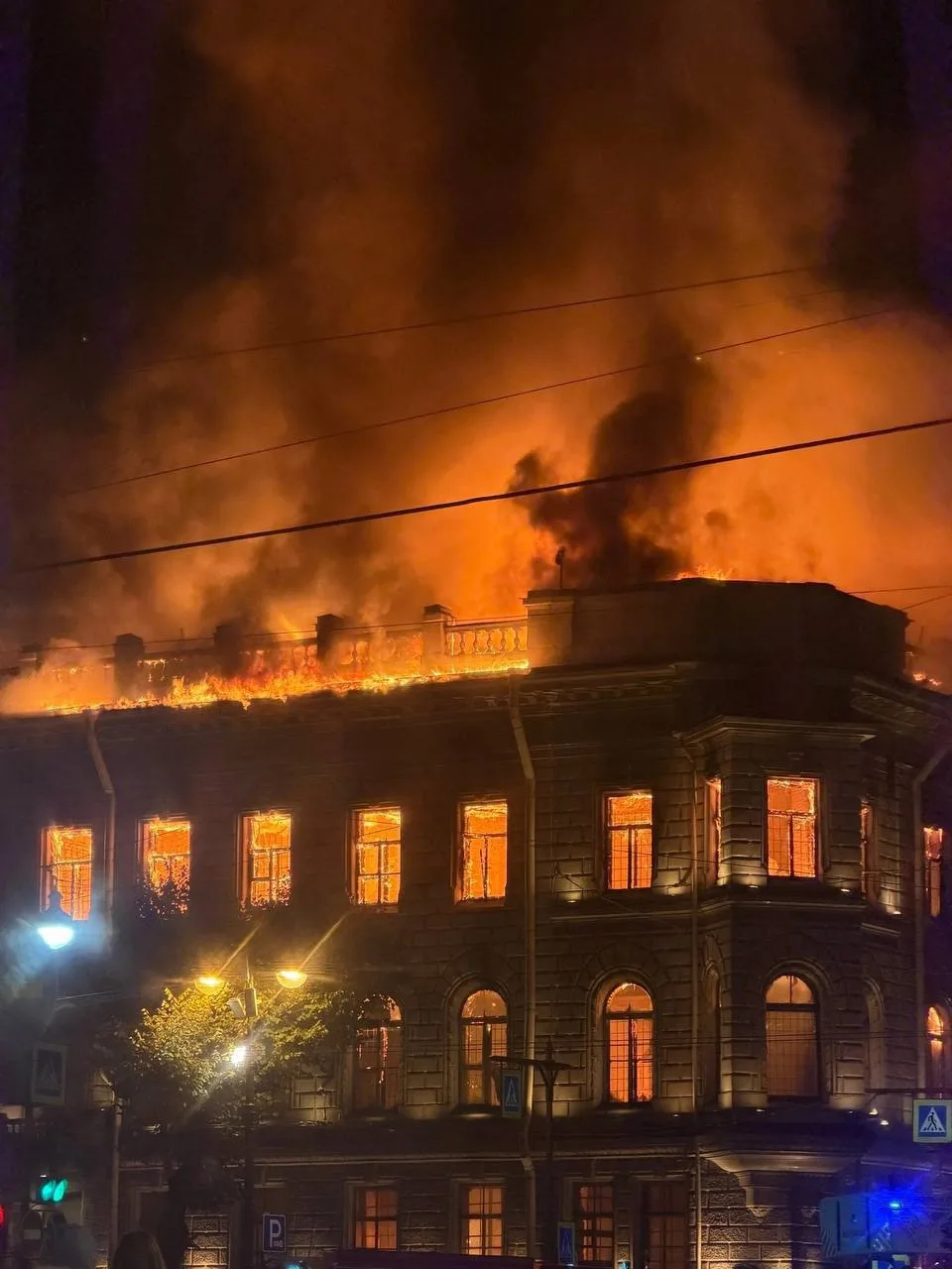 🔥 Площадь пожара в особняке Миллера достигла двух тысяч квадратных метров