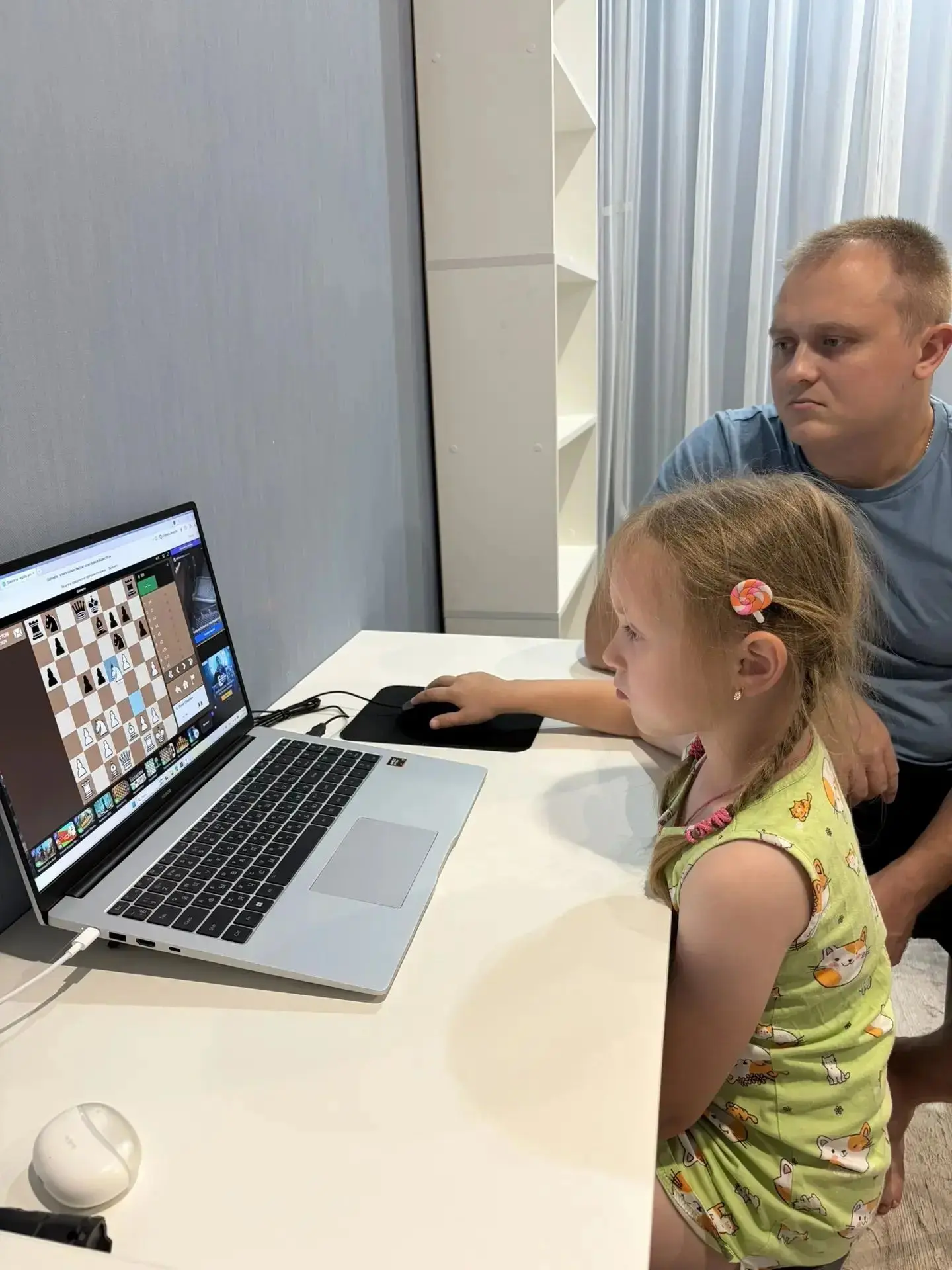 "А ваш ребенок умеет играть в шахматы?"♟🙂👍️