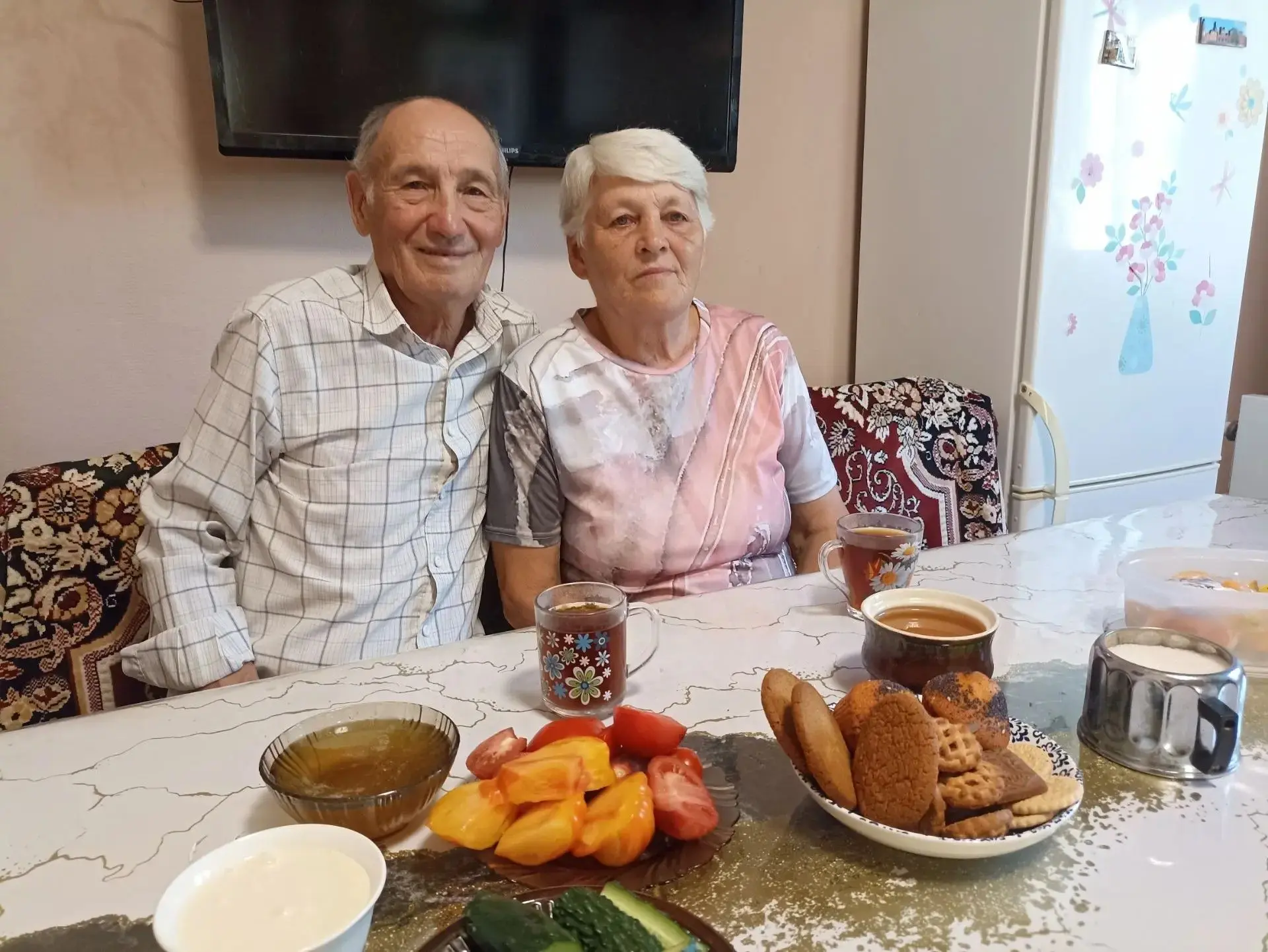 Вәзих Хөсәйенов 10-сы класты тамамлағандан һуң, Сәғит ауылында ике ай мәҡтәптә эшләй. У...