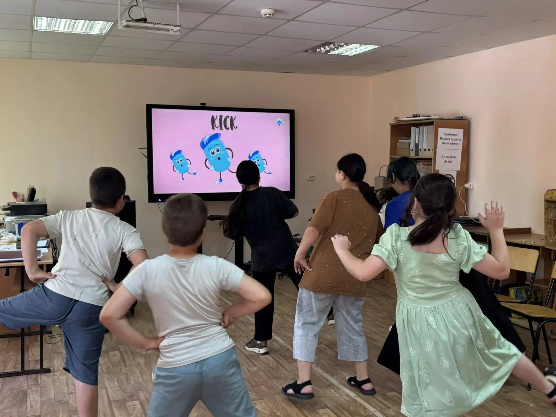 В пришкольном лагере "Город Детства" сегодня прошло несколько веселых и познавательных мероприятий. 