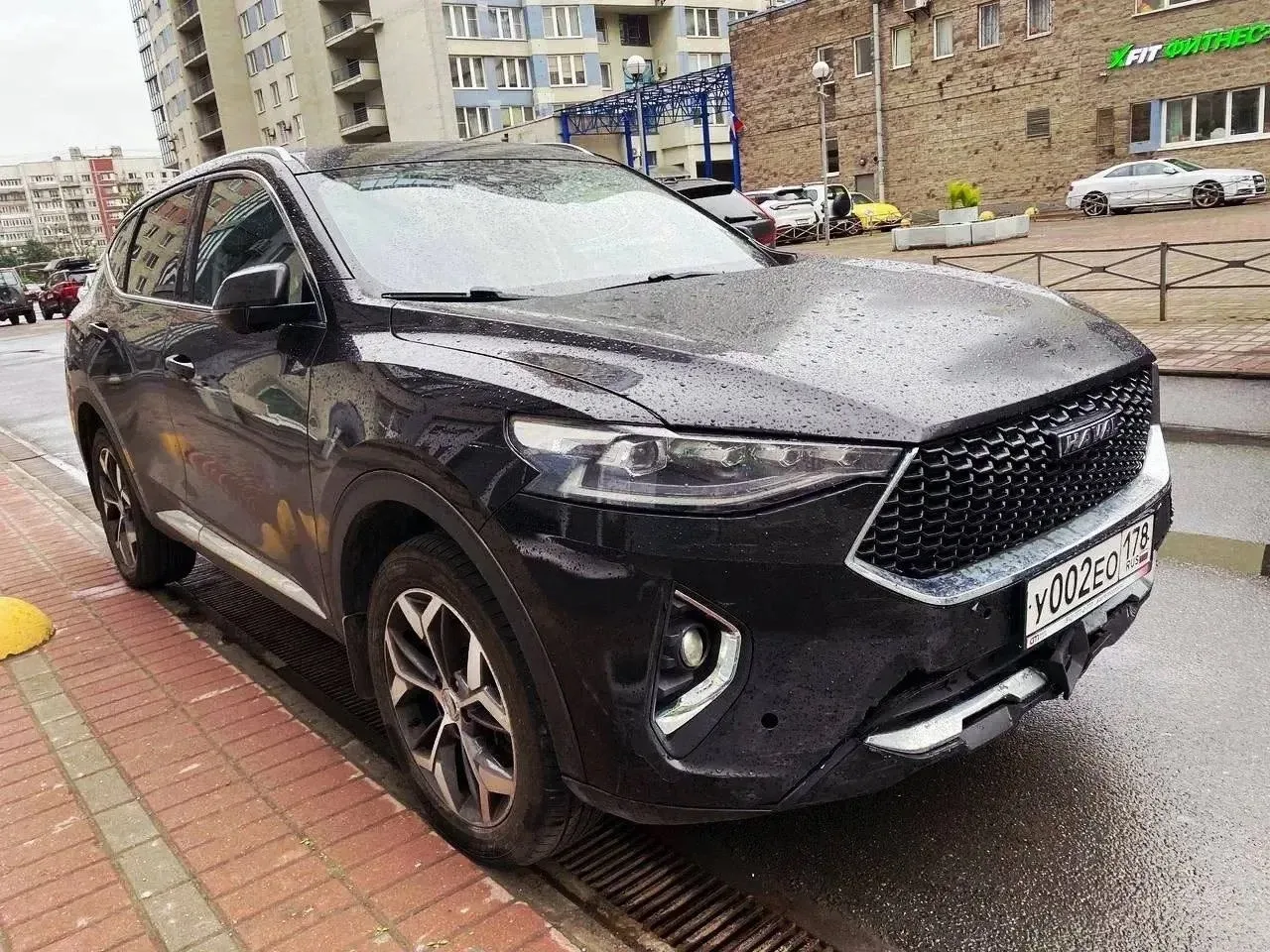 Наименование: HAVAL F7  

Описание:  
- Год выпуска: 2021  
- Двигатель: 2.0 AMT 4WD  
- Пробег: 69,