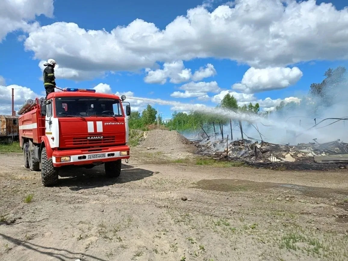 🔥Во время крупного пожара в Селемджинском районе полностью сгорело производственное здание

В посел