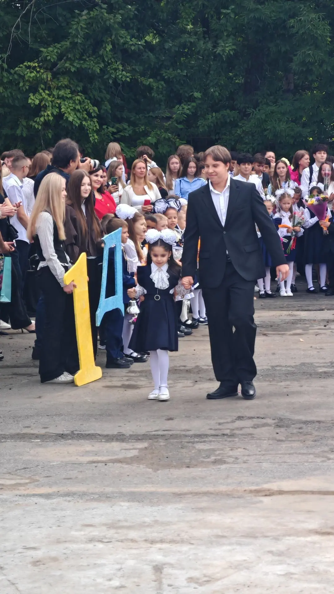 🍁🔔🍁Праздничная линейка посвященная Дню знаний прошла сегодня в нашей школе.