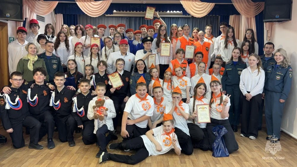 🎉 Дружины юных пожарных Орловщины соревнуются за звание лучших   В городе Орле состоялись первые зон