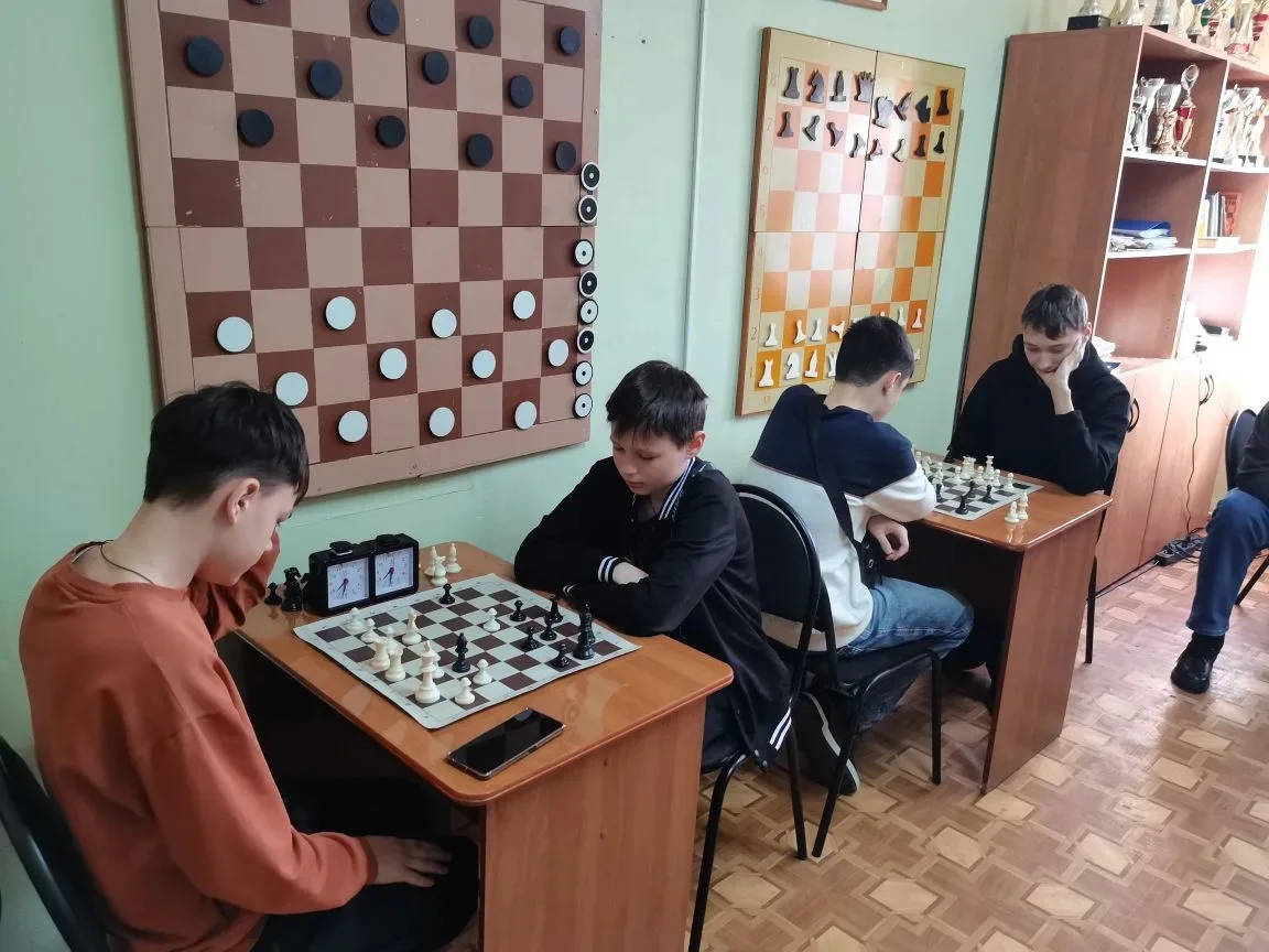 Шахматисты Икрянинской СОШ на турнире ♟️🏆  В Центре дополнительного образования прошел Открытый турн