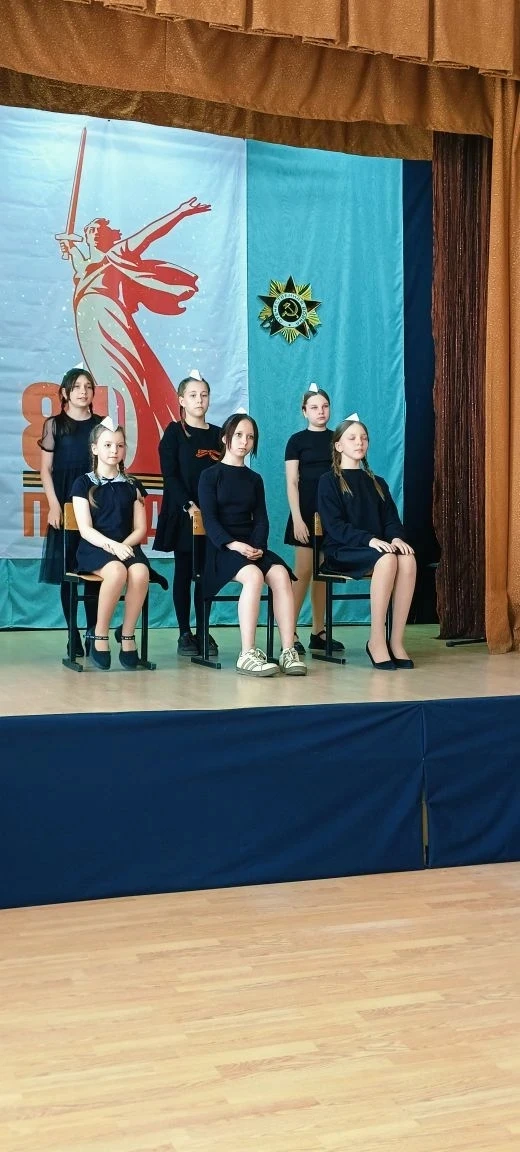 ✨ Сегодня в школе было по‑особенному тепло и торжественно — мы провели фестиваль «Салют победы не по