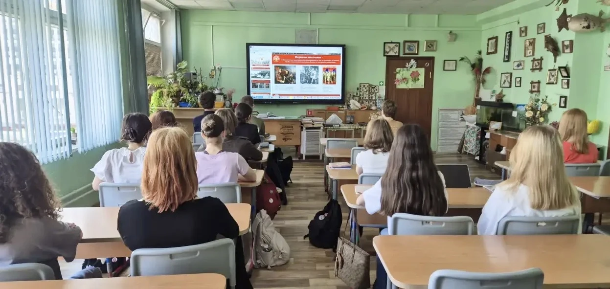 💢 Урок мужества  🔸 Сегодня, 8 мая 2026 года, тысячи московских школьников и студентов колледжей гово