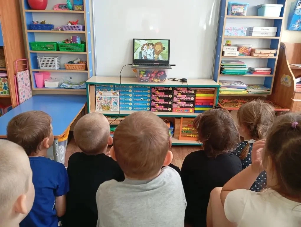 Юные Белгородцы узнали о подвигах защитников родного города из мультфильма. 🎥
Воспитанники старшей 