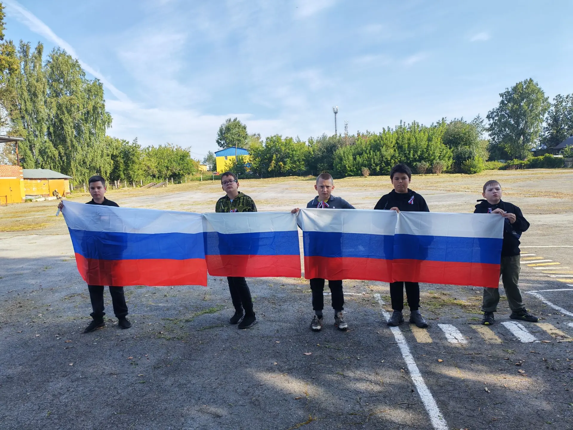 Белый. Синий. Красный. ⚪🔵🔴 Цвета, которые говорят без слов о силе, чести и любви к св...
