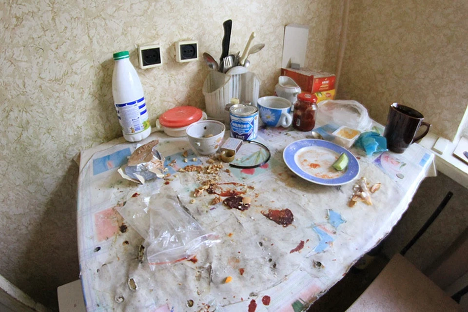 Пришел на застолье, а ушел с микроволновкой и чужими пятью тысячами. 

 🍻В Уфе 37-летний гость заха