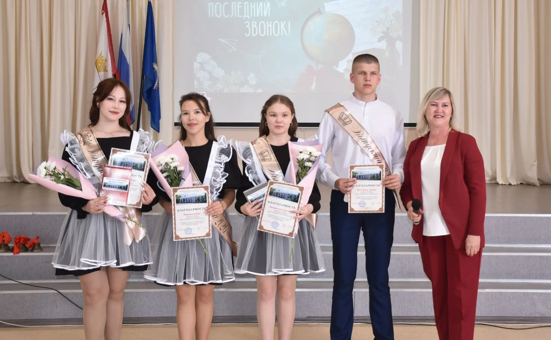 26 мая в Новоторъяльской средней школе прошли последние звонки для 9-х и 11-х классов -...