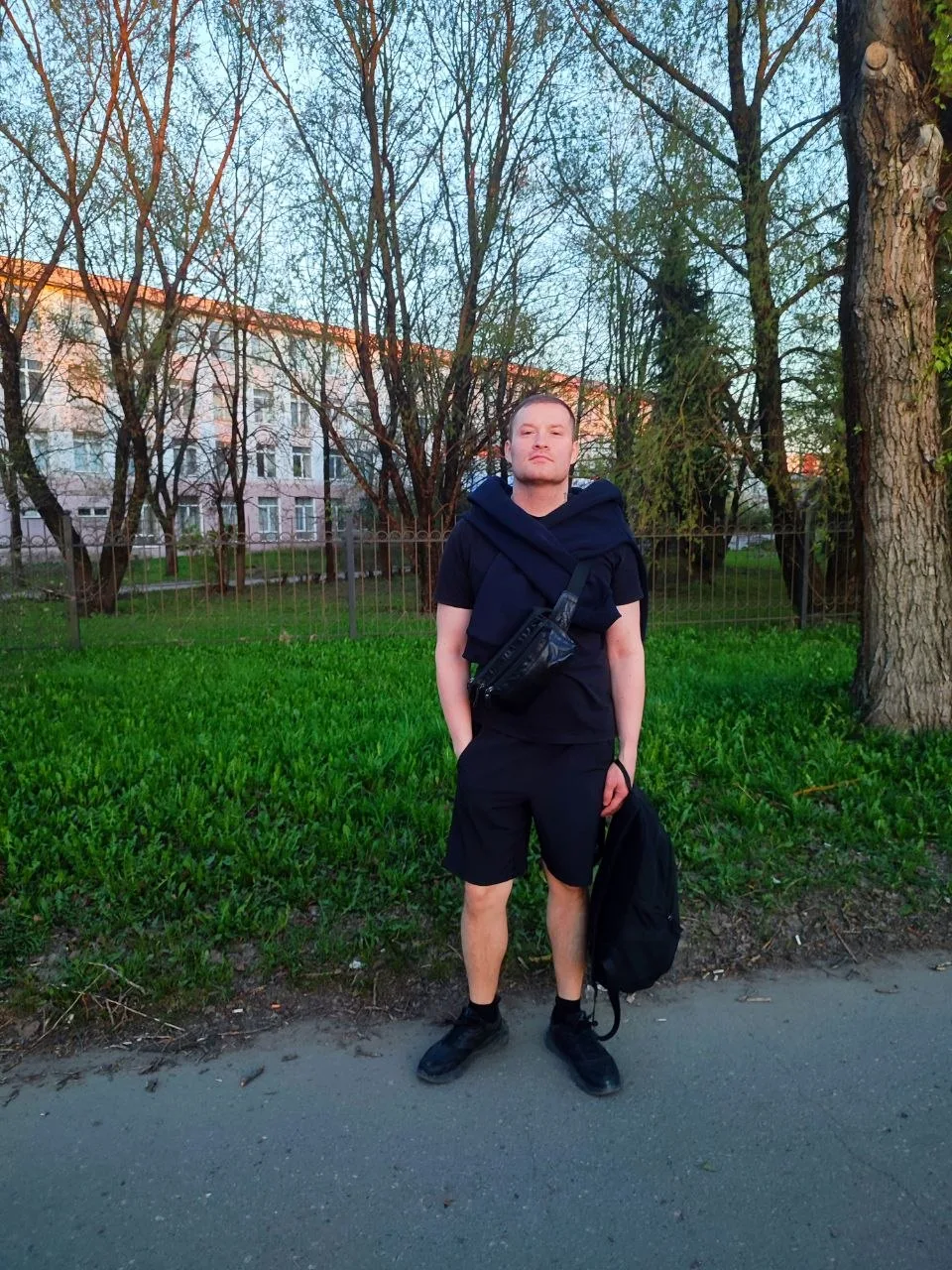 В суд на бывшего воспитанника подала педагог петербургского детдома. Причиной стала его книга с расс