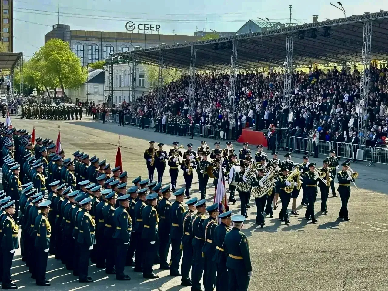 🎖 Как Академия Сервиса встретила День Победы  Сегодня Оренбург отдал честь героям. По главной улице 