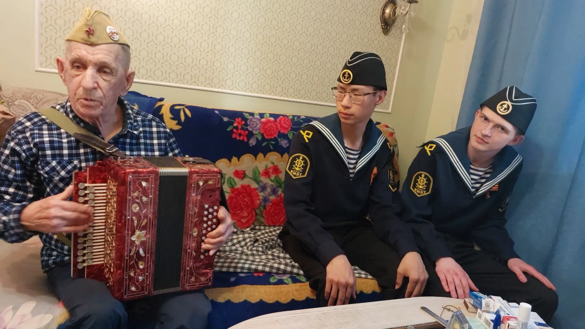 ИМ ТАК ПРИЯТНА НАША ТЕПЛОТА.  Поколение победителей фашизма будет жить в нашей памяти всегда, ведь, 