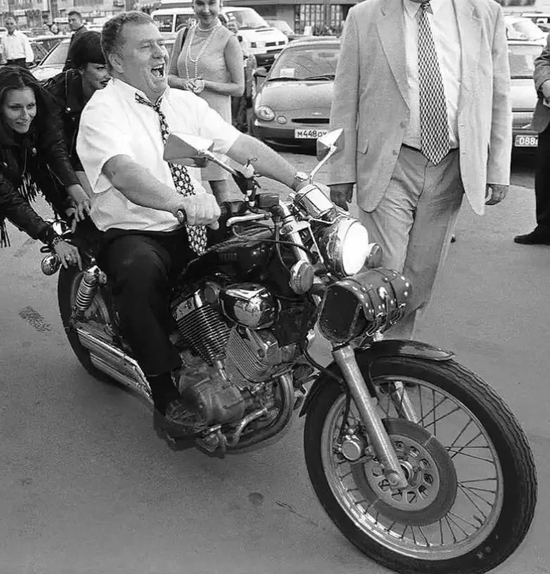 🏍️ Мотоцикл — это больше, чем транспорт. С Всемирным днём мотоциклиста!

🏍️ Дорога, свобода, харак